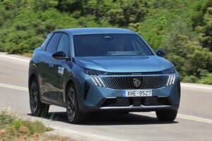 Peugeot-3008-1.2-Hybrid-2024-(2)