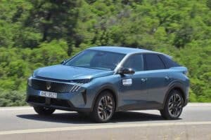 Peugeot-3008-1.2-Hybrid-2024-(3)
