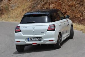 Suzuki-Swift-1.2-Hybrid-2024-(5)
