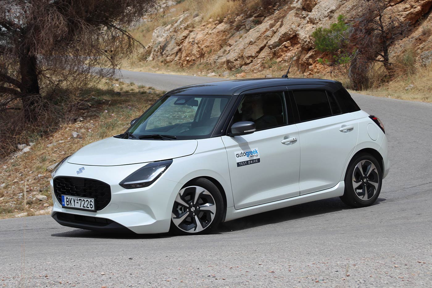 https://autogreeknews.gr/wp-content/uploads/2024/06/Suzuki-Swift-strofi.jpg