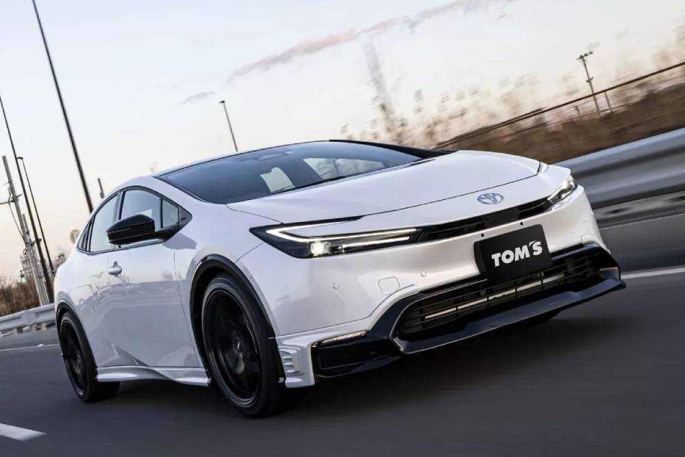 Οι Ιάπωνες κάνουν sportscar το Toyota Prius