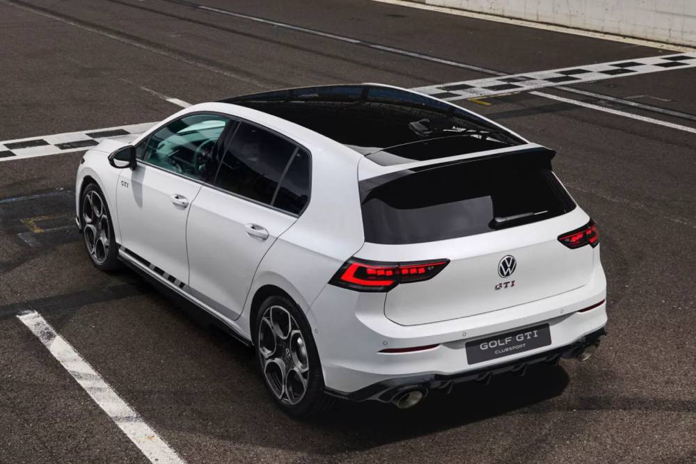 https://autogreeknews.gr/wp-content/uploads/2024/06/VW-Golf-GTI-Clubsport-LRing-00005-2048x1171-1.jpg