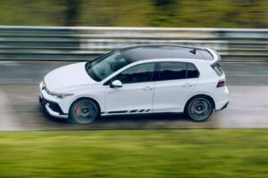 VW-Golf-GTI-Clubsport-NRing-00001-2048×1366
