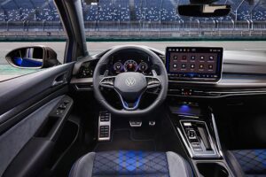 VW-Golf-R-2024—(14)