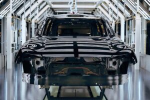 Volvo-EX90-Production-(3)