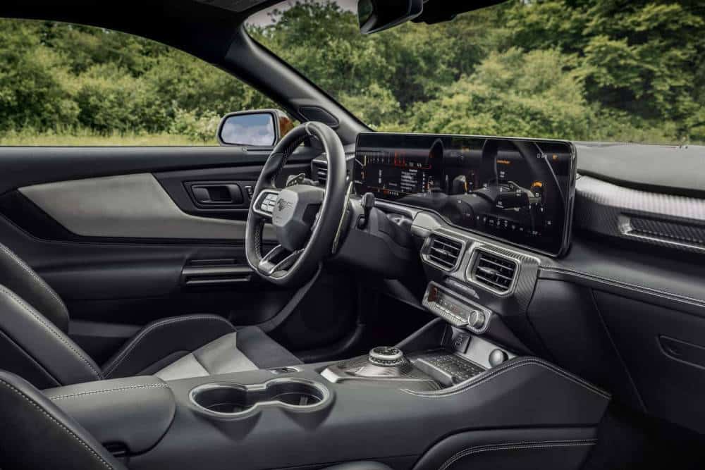 https://autogreeknews.gr/wp-content/uploads/2024/06/ford-mustang-gtd-interior.jpg