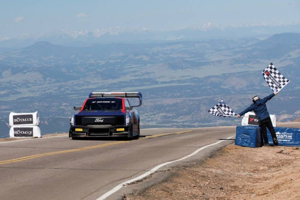 https://autogreeknews.gr/wp-content/uploads/2024/06/ford-supertruck-pikes-peak-02.jpg
