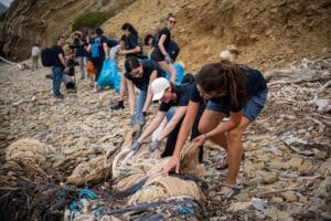 hyundai-healthy-seas-greece-0624-surface-ck-01