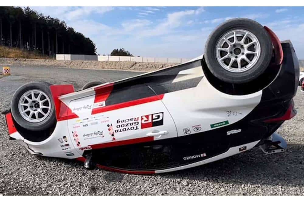 Ο πρόεδρος της Toyota πήρε τούμπα με GR Yaris (+video)