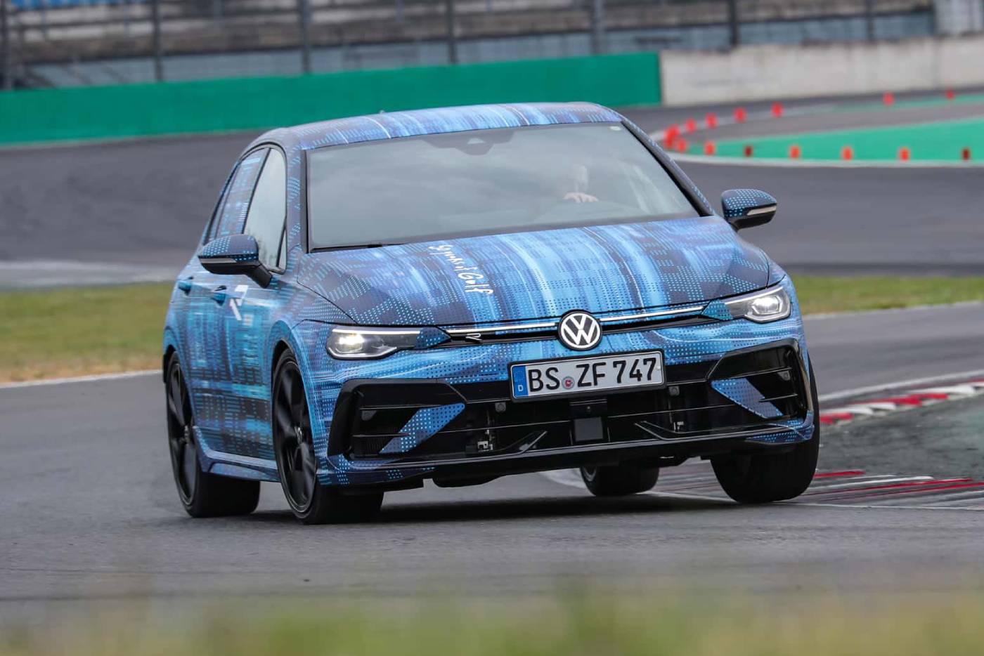 https://autogreeknews.gr/wp-content/uploads/2024/06/volkswagen-golf-8.jpg