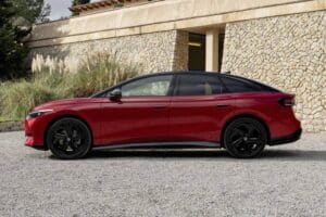 volkswagens-punchiest-ev-is-here-meet-the-id7-gtx- (1)