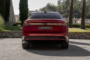 volkswagens-punchiest-ev-is-here-meet-the-id7-gtx- (3)