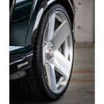 worlds-coolest-lamborghini-urus-performante-rocks- (4)