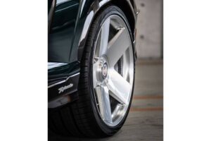 worlds-coolest-lamborghini-urus-performante-rocks- (4)