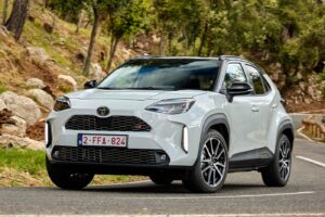 2024-yaris-cross-dynamicgrey-dpl-dynamic05