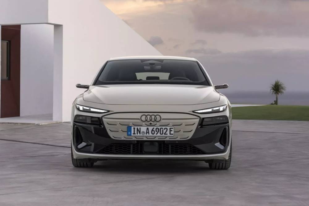 https://autogreeknews.gr/wp-content/uploads/2024/07/2025-Audi-A6-e-tron-1-2048x1536-1.jpg