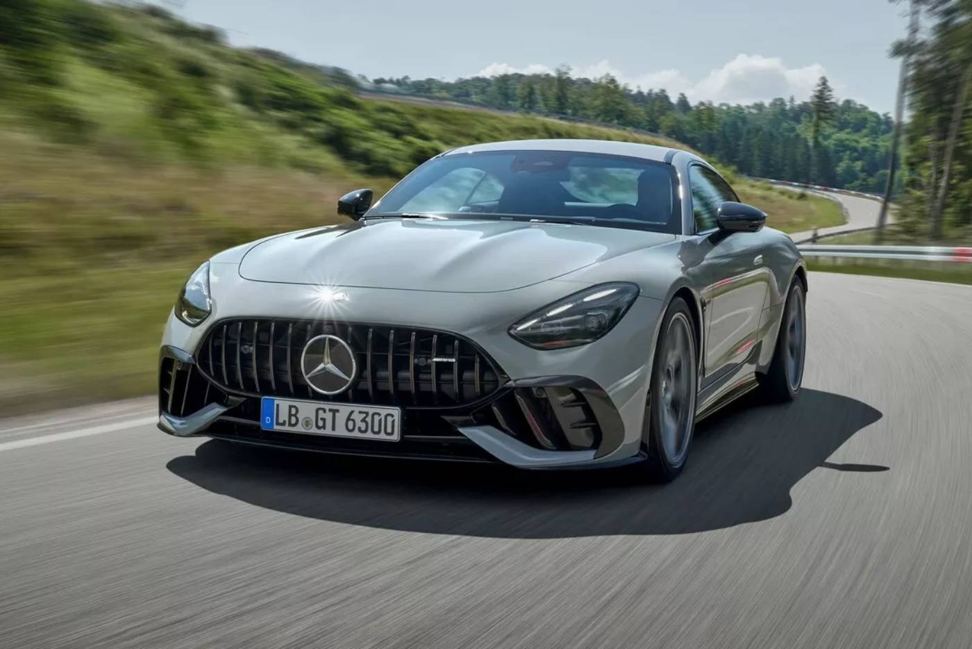 https://autogreeknews.gr/wp-content/uploads/2024/07/2025-Mercedes-AMG-GT-63-Pro-711-1.jpg