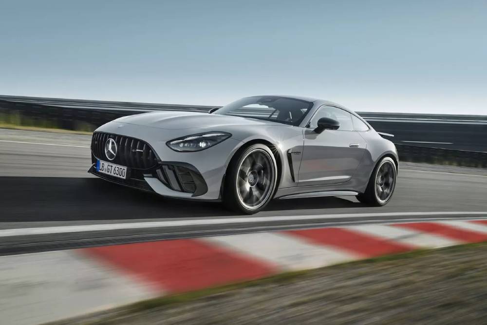 https://autogreeknews.gr/wp-content/uploads/2024/07/2025-Mercedes-AMG-GT-63-Pro-711-8.jpg