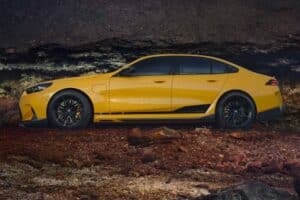 2025-bmw-m5-with-m-performance-parts (2)