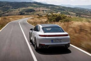 2025-porsche-panamera-turbo-s-e-hybrid (2)