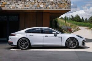 2025-porsche-panamera-turbo-s-e-hybrid (4)