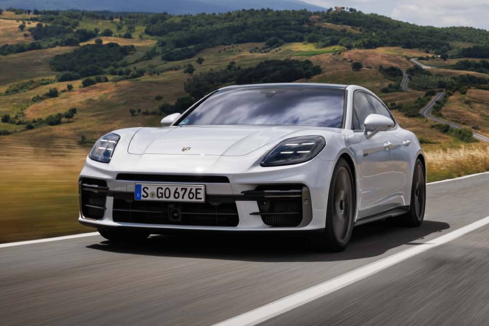 https://autogreeknews.gr/wp-content/uploads/2024/07/2025-porsche-panamera-turbo-s-e-hybrid.jpg
