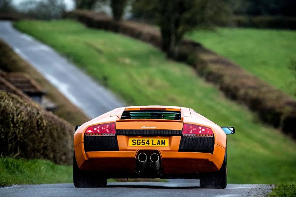 https://autogreeknews.gr/wp-content/uploads/2024/07/300000-miles-lamborghini-murcielago-07.jpg