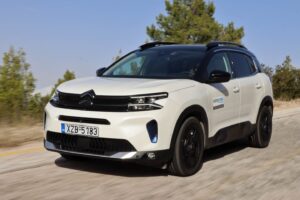 Citroen-C5-Aircross-kinisi