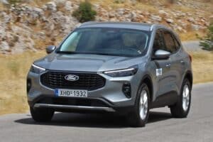 Ford-Kuga-2024-kinisi