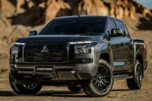 Mitsubishi-Triton-Black-Edition-Thailand-2-2048×11