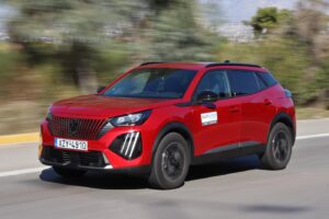 Peugeot-2008-fl-kinisi