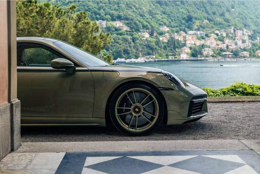 https://autogreeknews.gr/wp-content/uploads/2024/07/Porsche-911-Turbo-S-18.jpg