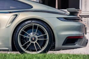 Porsche-911-Turbo-S-5