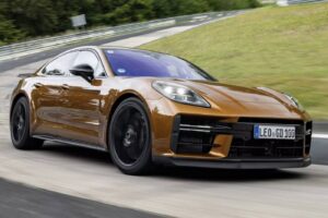 Porsche-Panamera-Nurburgring-2-copy-2048×1152
