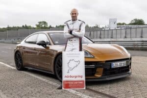 Porsche-Panamera-Nurburgring-4-2048×1152