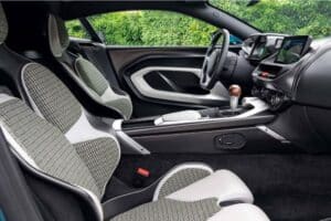 aston-martin-valour-first-drive-review (20)