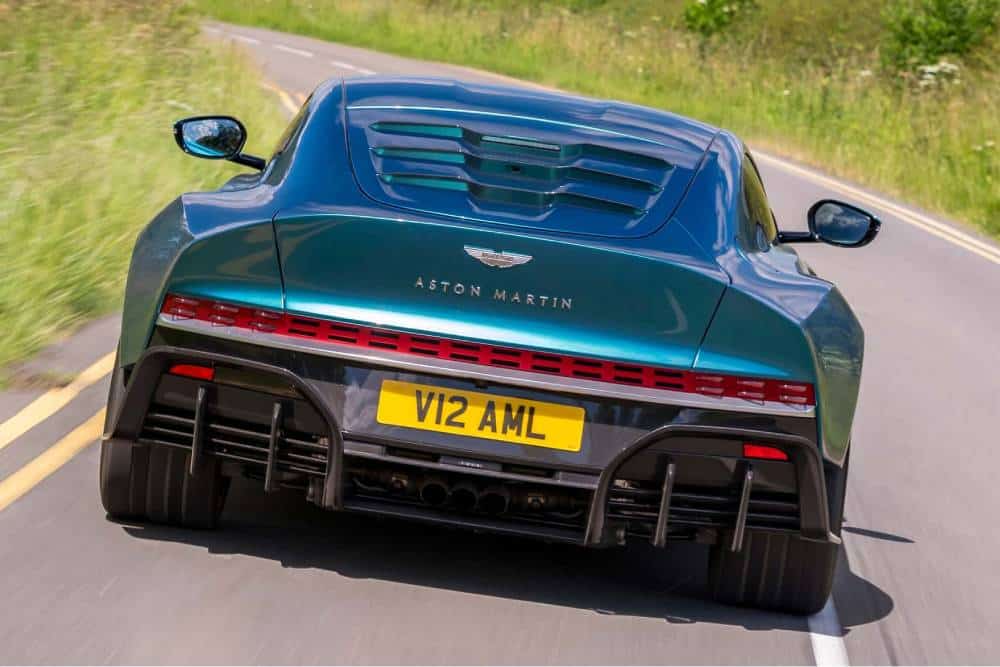 https://autogreeknews.gr/wp-content/uploads/2024/07/aston-martin-valour-first-drive-review-4.jpg