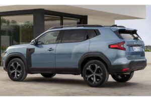 dacia-s-new-2025-flagship-suv-looks-bigster-in-uno (1)