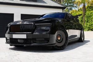 gotham-city-prop-like-rolls-royce-spectre-surfaces (1)