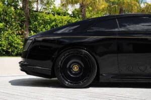 gotham-city-prop-like-rolls-royce-spectre-surfaces (5)