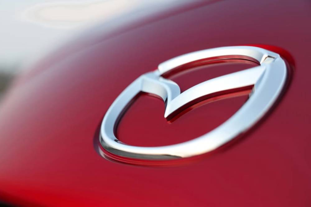 Η Mazda φρεσκάρει το σήμα της