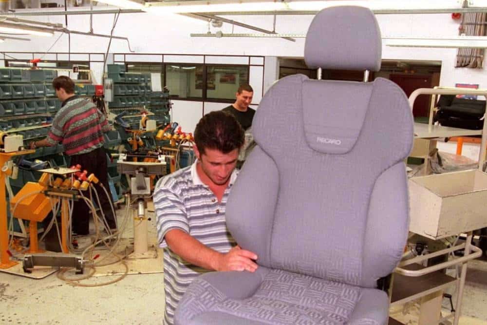 https://autogreeknews.gr/wp-content/uploads/2024/07/recaro-seats-02.jpg