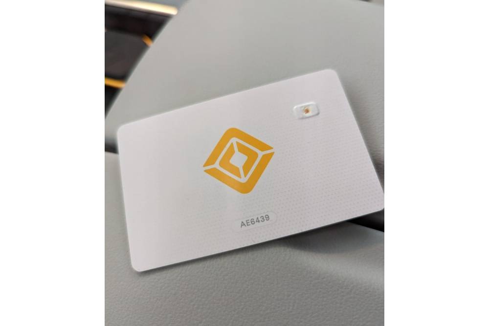 https://autogreeknews.gr/wp-content/uploads/2024/07/rivian-key-card.jpg
