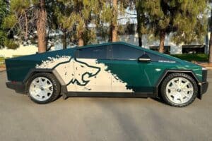 these-days-not-even-wolves-are-safe-from-the-tesla (1)