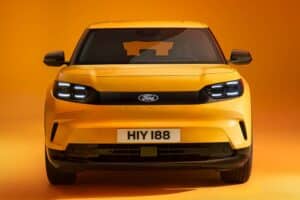 2024-Ford_ElectricCapri_01