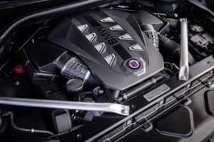 2025-BMW-ALPINA-XB7-Manufaktur-25-2048×1366