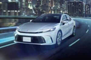 2025-Toyota-Camry-United-Arab-Emirates-2-2048×1153