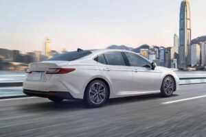 2025-Toyota-Camry-United-Arab-Emirates-3-2048×1153