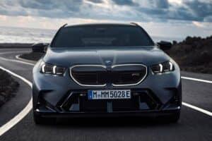 BMW-M5-Touring-(14)
