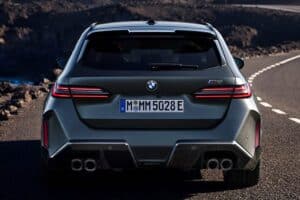 BMW-M5-Touring-(15)